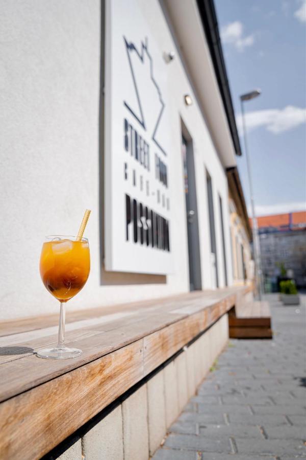 Street Food Possonium Apartments Bratislava Luaran gambar
