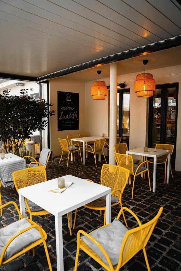 Street Food Possonium Apartments Bratislava Luaran gambar