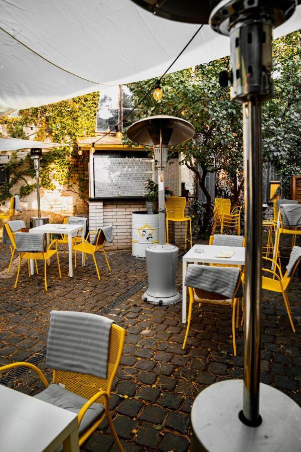 Street Food Possonium Apartments Bratislava Luaran gambar