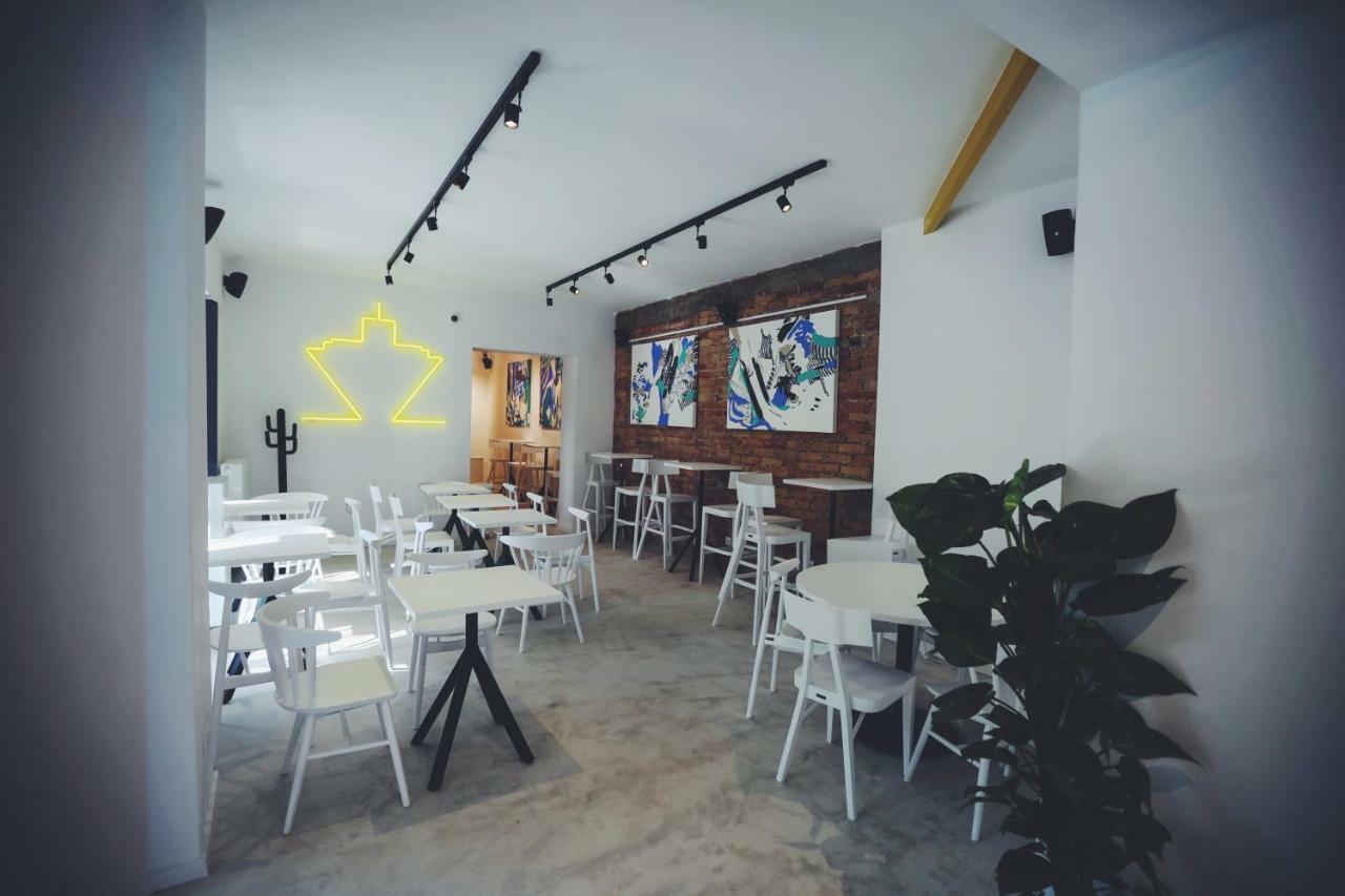 Street Food Possonium Apartments Bratislava Luaran gambar